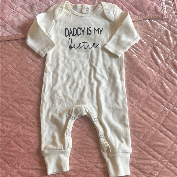 Heartfelt Graphic Onesie - Picture 3 of 4